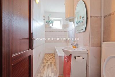 Apartament cu 4 camere semidecomandat în Central