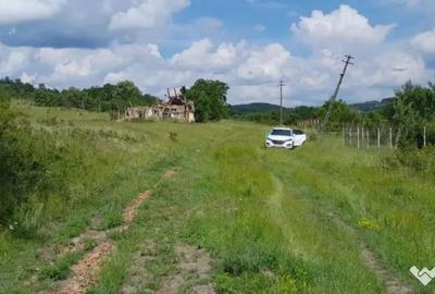 Teren de 1439 mp, în Comeat