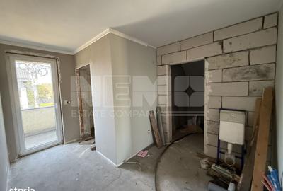 Casă cu 4 camere decomandat în Central