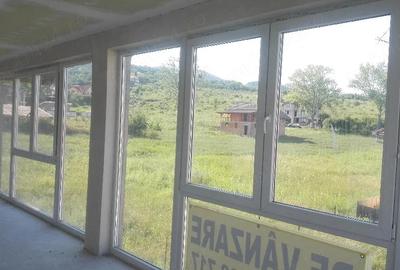 Casă cu 9 camere cu Teren 500 Mp în Vulcan