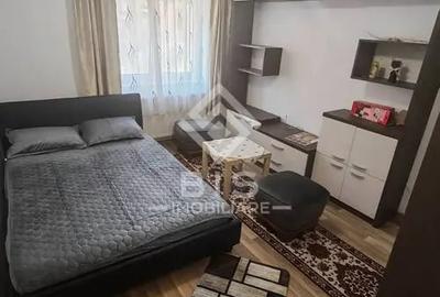 Garsonieră decomandată în Central