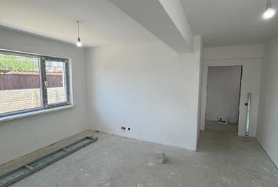Apartament cu 3 camere decomandat în 1 Mai - 9