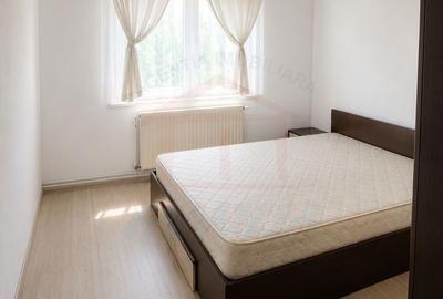 Apartament cu 3 camere decomandat în Micro 16