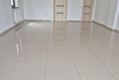 Spațiu comercial, de 51 mp, în Central - 3