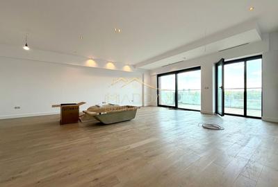 Apartament cu 4 camere decomandat în Herăstrău