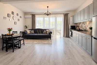 Apartament cu 3 camere semidecomandat, mobilat în Florești