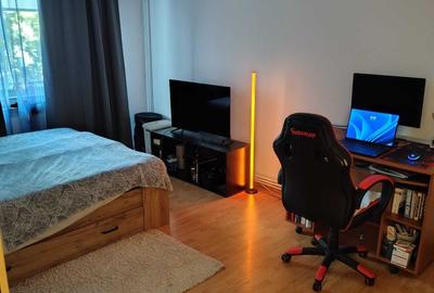 Apartament cu 3 camere decomandat în Dosu Bricii