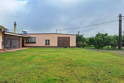 Casă cu 4 camere în Faraoani