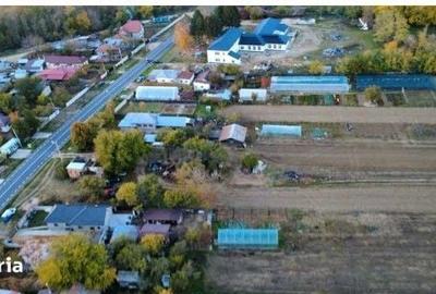Teren de 3500 mp, în Sărari