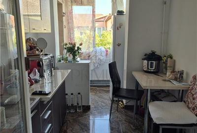 Apartament cu 2 camere decomandat, mobilat în Lipovei