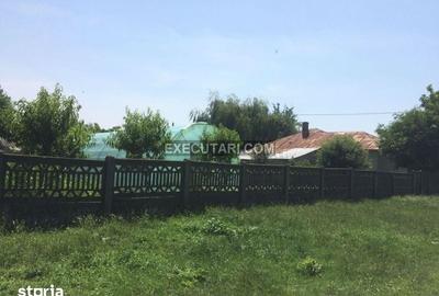Casă cu 2 camere cu Teren 1544 Mp în Central