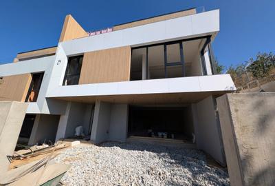 Casă cu 5 camere cu Canalizare în Europa