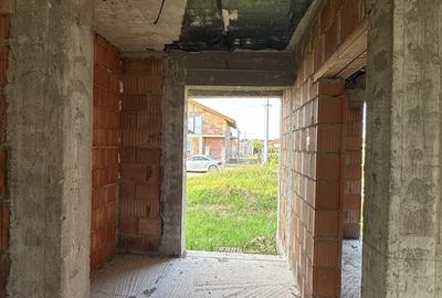 Casă cu 4 camere în Bazoș - 8