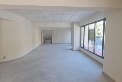 Spațiu comercial, de 220 mp, în Central