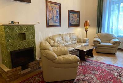 Apartament cu 7 camere semidecomandat în Central