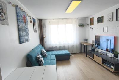 Apartament cu 2 camere decomandat în Tractorul