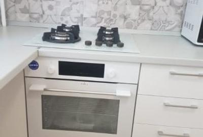 Garsonieră decomandată în Roșu