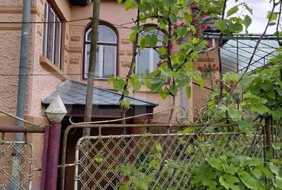 Casă cu 3 camere cu Teren 30 Mp în Central