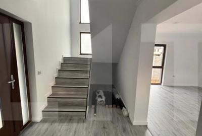 Casă cu 5 camere cu Teren 640 Mp în Livada - 14