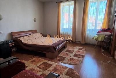 Casă cu 4 camere decomandat cu Teren 2300 Mp în Central - 10