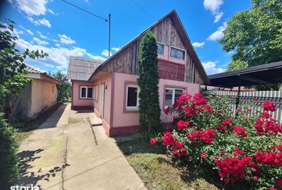 Casă cu 3 camere cu Teren 450 Mp în Hemeiuș - 1