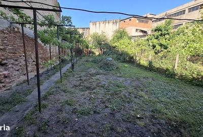 Casă cu 3 camere în Central