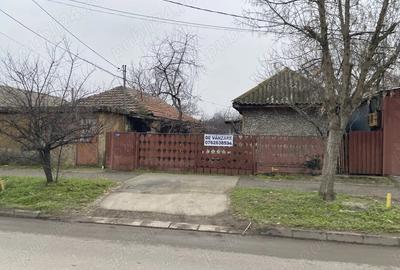 Casă cu Teren 300 Mp în Central