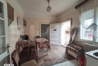 Casă cu 4 camere cu Teren 1100 Mp în Central