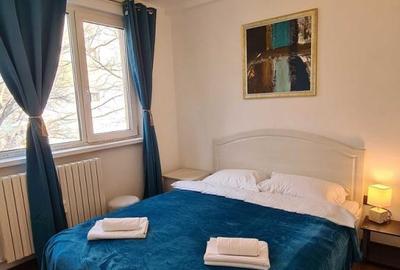 Apartament cu 2 camere semidecomandat, mobilat în Central