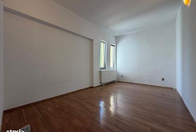 Apartament cu 3 camere decomandat în Mehala