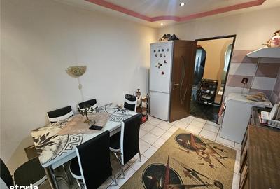 Apartament cu 3 camere, mobilat în Central