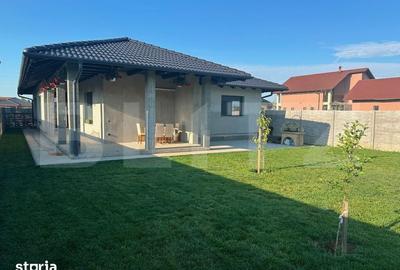 Casă cu 4 camere cu Teren 715 Mp în Păulești