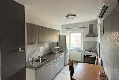 Apartament cu 3 camere decomandat în Bucovina