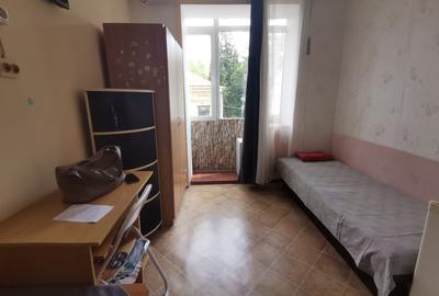 Garsonieră decomandată în Central