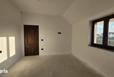 Casă cu 4 camere cu Teren 1000 Mp în Odoreu - 2