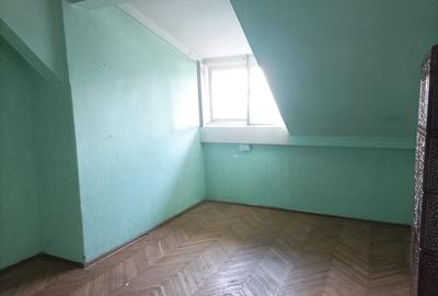 Apartament cu 3 camere semidecomandat în Central - 3