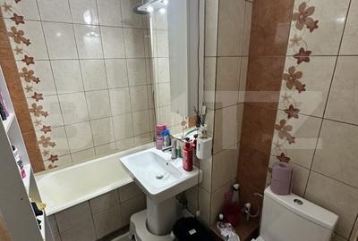 Apartament cu 4 camere decomandat, mobilat în Craiovița Nouă - 1