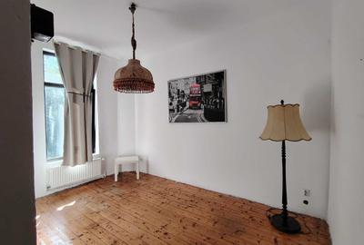 Casă cu 4 camere cu Teren 460 Mp în Central