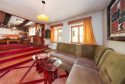 Casă cu Teren 227 Mp în Florilor - 2