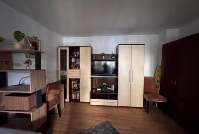 Garsonieră decomandată, mobilată în Lujerului