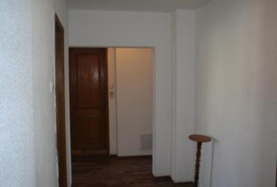 Apartament cu 3 camere decomandat în Octavian Goga - 3