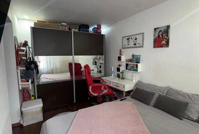 Apartament cu 2 camere semidecomandat, mobilat în Central