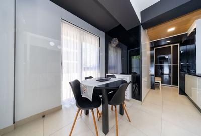 Apartament cu 3 camere, mobilat în Tractorul - 7