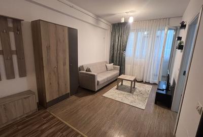 Apartament cu 2 camere decomandat în Roșu