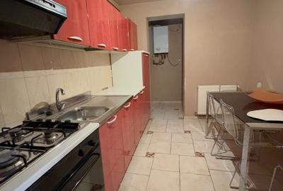 Apartament cu 3 camere în Cetate