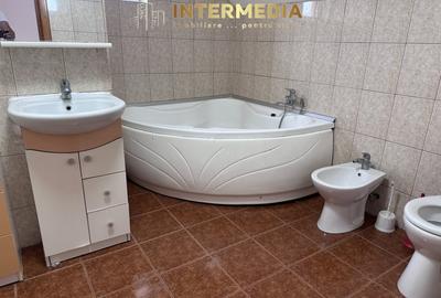 Casă individuală cu 4 camere cu Canalizare în Cetate - 7