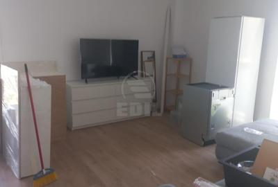 Apartament cu 2 camere semidecomandat în Florești