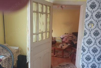 Casă cu 6 camere cu Teren 125 Mp în Central - 10