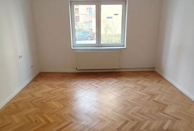 Casă cu 4 camere decomandat cu Teren 500 Mp în Noua - 3