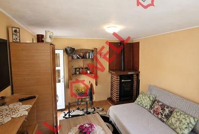 Casă cu 2 camere în Micloșoara